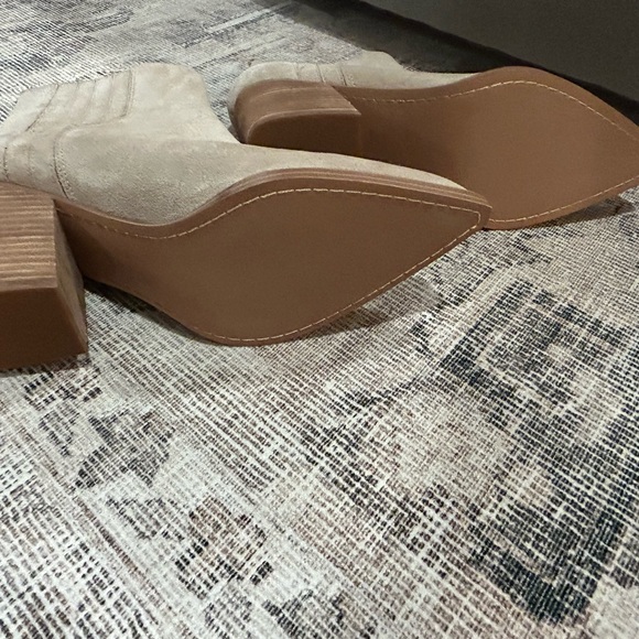 MARC FISHER LTD Oshay Pointed Toe Bootie in Cloud Suede (Women 10) - Picture 9 of 9